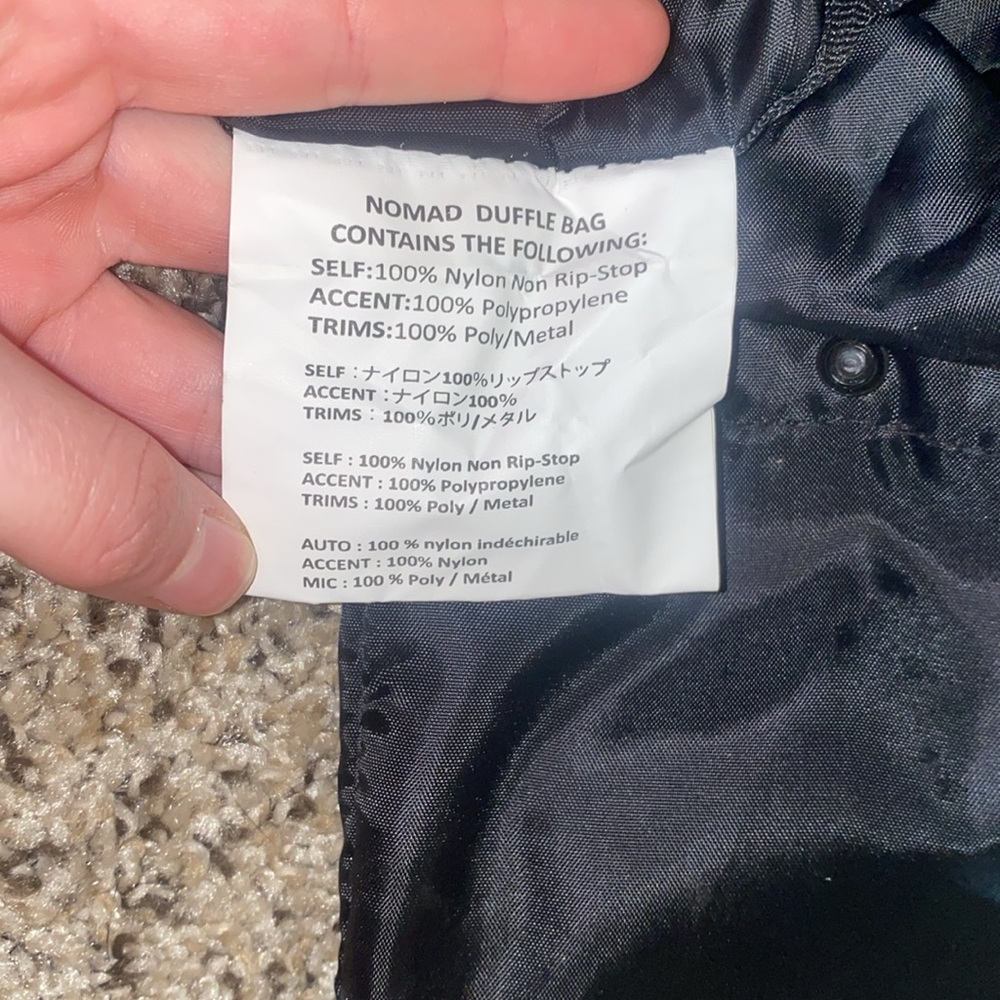 🐛NWT Black compact-able duffel bag! - Picture 10 of 11